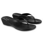 Black women's flip flops with higher heel