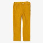 Yellow kids' trousers with belt loops, a white button and 2 front pockets.