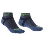 Dark blue ankle socks.