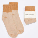 Brown cotton ankle socks.